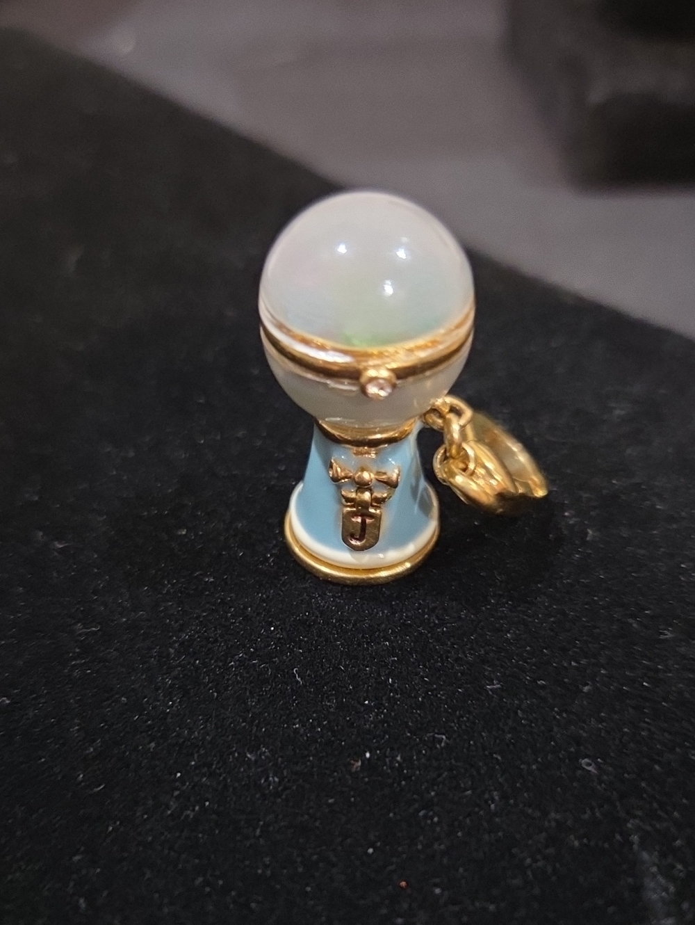 JUICY COUTURE BUBBLEGUM MACHINE CHARM - BLUE